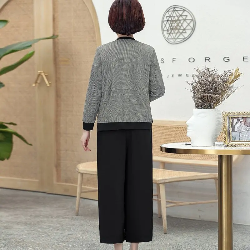 Women Spring Basic Coats Jacket Black Long sleeves pocket zipper Ladies casual coat
Women Spring Basic Coats Jacket Black Long sleeves pocket zipper Ladies casual coat