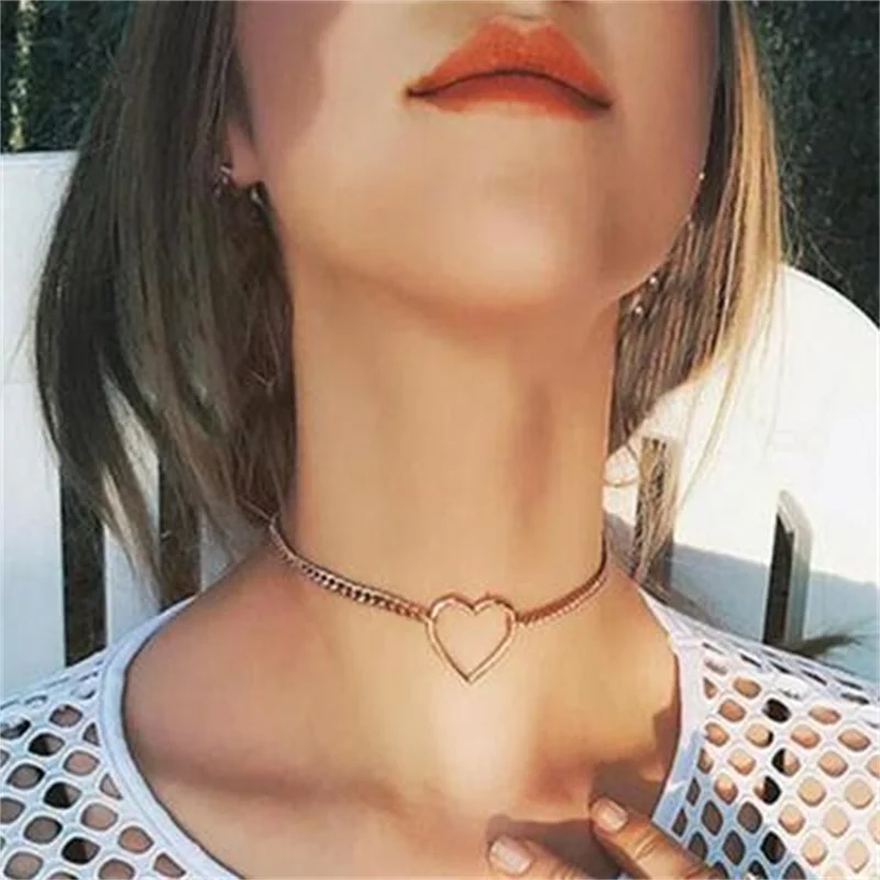 Romantic Hollow Heart Choker Necklaces For Women Simple Gold Color Metal Necklaces Pendant Jewelry
Romantic Hollow Heart Choker Necklaces For Women Simple Gold Color Metal Necklaces Pendant Jewelry