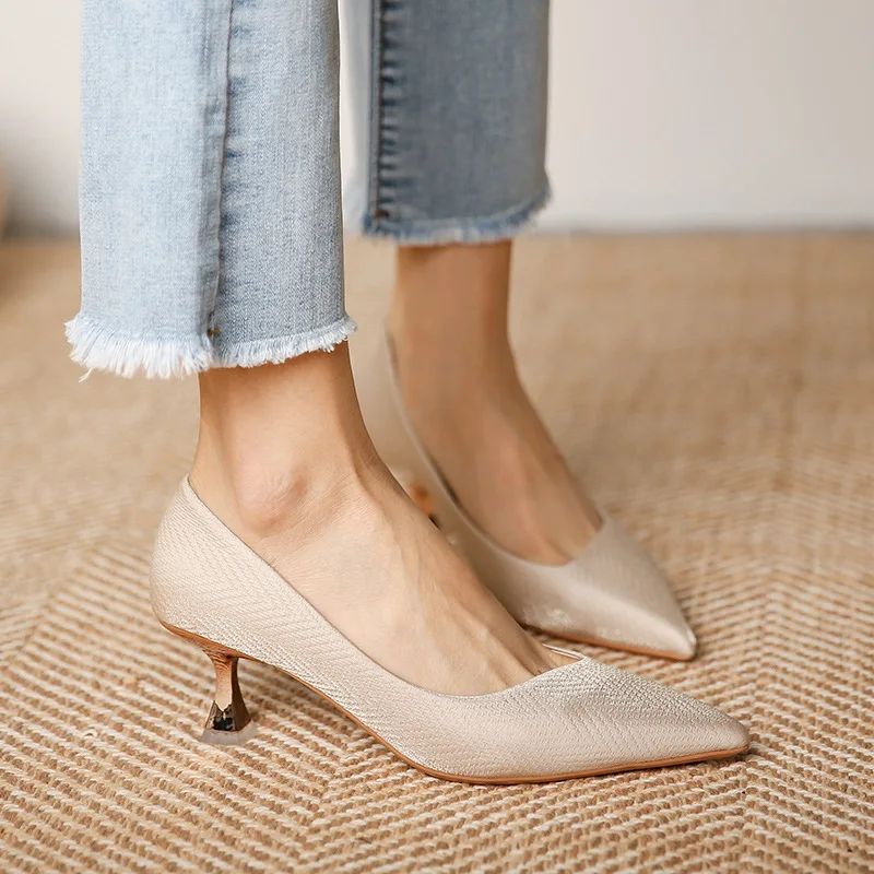 Sexy Dress Shoes Pointed Women's Singles Shoes Casual Women Pumps Wedding Shoes Patent Leather High Heels
Sexy Dress Shoes Pointed Women's Singles Shoes Casual Women Pumps Wedding Shoes Patent Leather High Heels