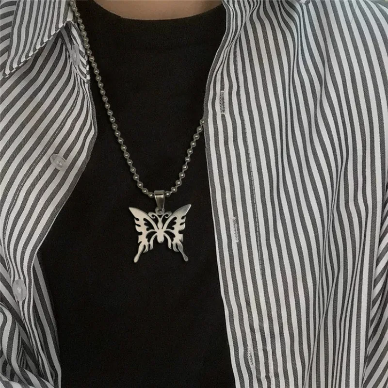 VILAGE New 2021 Hip Hop Men's Fashion Stainless Steel Hollow Butterfly Necklace for Men's Titanium Steel Pendant Jewelry
VILAGE New 2021 Hip Hop Men's Fashion Stainless Steel Hollow Butterfly Necklace for Men's Titanium Steel Pendant Jewelry