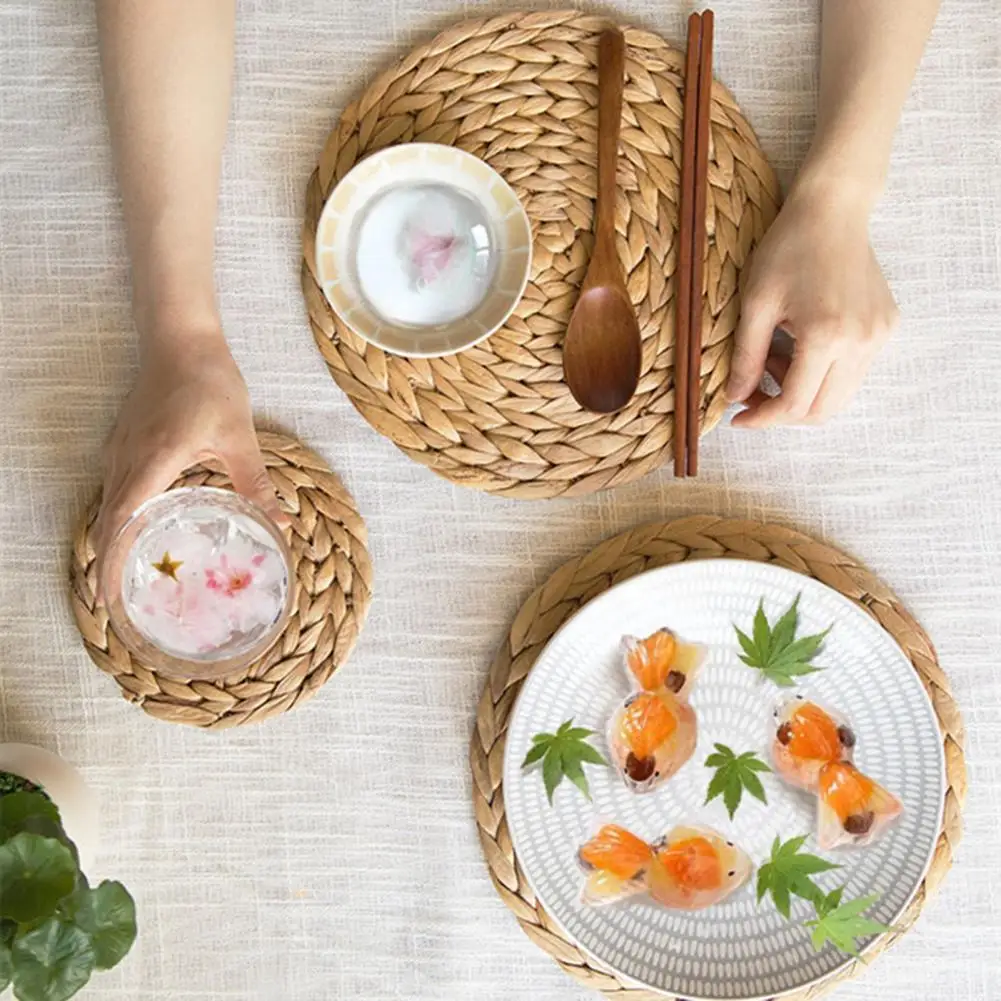 2021 New Style Placemat Gourd Woven Anti-scald Round Shape Table Mat Non-slip Coasters for Restaurant Home Table Decor
2021 New Style Placemat Gourd Woven Anti-scald Round Shape Table Mat Non-slip Coasters for Restaurant Home Table Decor