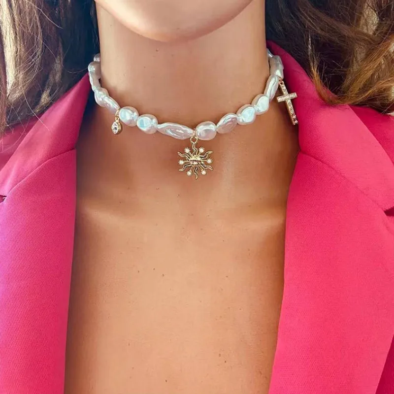 Fashion Sweet Romance Sun Flower Pearl Clavicle Chain Women Cross Pendant Necklaces Pearl Bead Necklaces Lady Trend Jewelry Gift
Fashion Sweet Romance Sun Flower Pearl Clavicle Chain Women Cross Pendant Necklaces Pearl Bead Necklaces Lady Trend Jewelry Gift