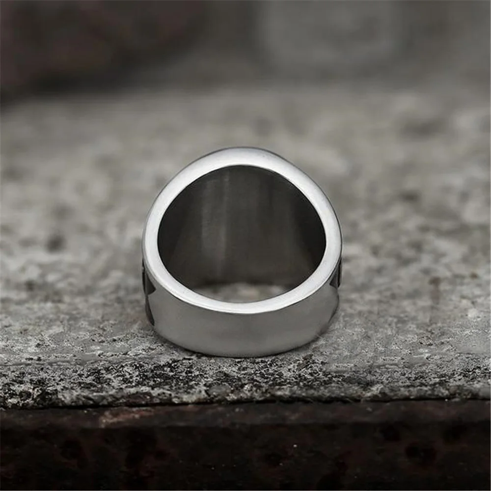 New fashion and popular retro English shield cross ring men's ring trendy male domineering gothic hip hop rock party accessories
New fashion and popular retro English shield cross ring men's ring trendy male domineering gothic hip hop rock party accessories