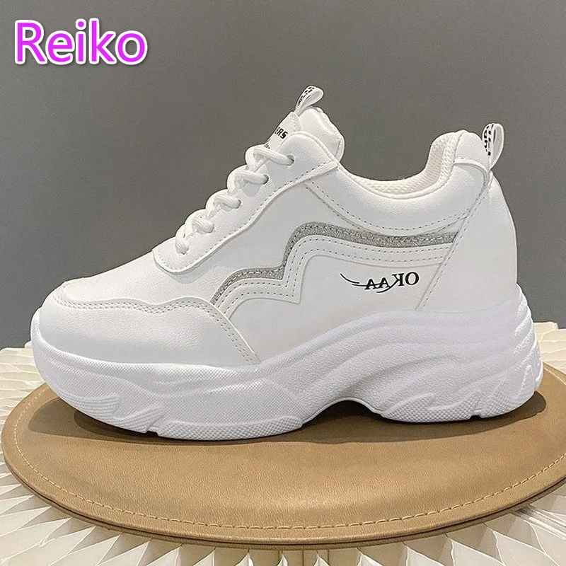 Inner increase small white shoes female spring and autumn leather casual 2021 new thick-soled sneakers net red old shoes White
Inner increase small white shoes female spring and autumn leather casual 2021 new thick-soled sneakers net red old shoes White