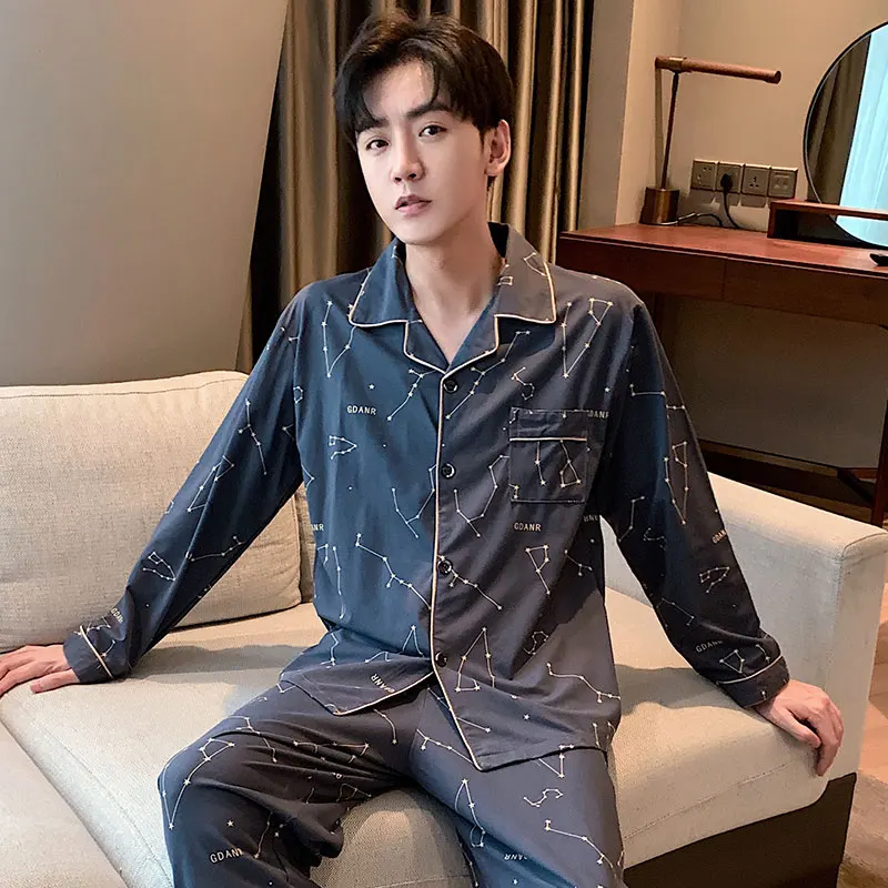 Пижамный комплект мужской, теплый пижамный комплект с лацканами, на пуговицах, хлопковая одежда для сна с длинным рукавом, штаны и топ для отдыха, Осень-зима
Пижамный комплект мужской, теплый пижамный комплект с лацканами, на пуговицах, хлопковая одежда для сна с длинным рукавом, штаны и топ для отдыха, Осень-зима
