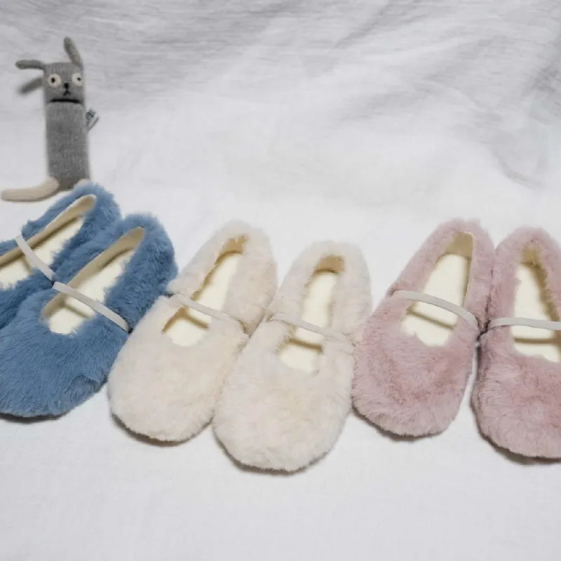 Однотонные повседневные корейские теплые туфли на плоской подошве внутри и снаружи полностью из флока для девочек
Однотонные повседневные корейские теплые туфли на плоской подошве внутри и снаружи полностью из флока для девочек