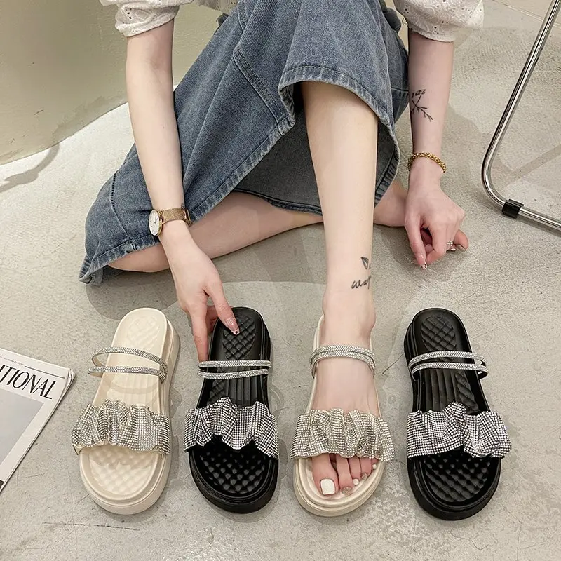 Flat Shoes Female Slippers Casual Glitter Slides Summer Clogs Woman Pantofle Platform Luxury Jelly Beach 2021 Rubber PU Fashion
Flat Shoes Female Slippers Casual Glitter Slides Summer Clogs Woman Pantofle Platform Luxury Jelly Beach 2021 Rubber PU Fashion