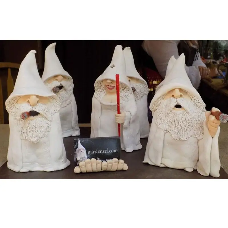 1PC Smoking Dwarf Sculpture Ornaments Moisture Garden Guide Ornaments Creativity Garden Gnome Statue For Home Yard Decoration
1PC Smoking Dwarf Sculpture Ornaments Moisture Garden Guide Ornaments Creativity Garden Gnome Statue For Home Yard Decoration