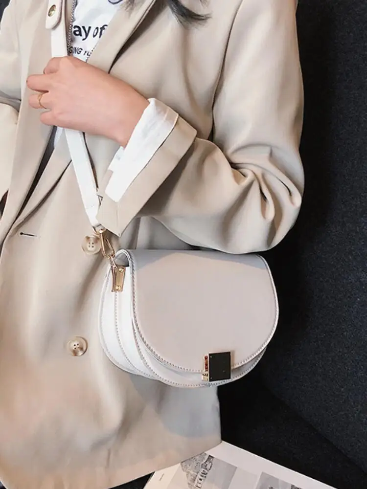 Elegant Female Solid Color Saddle Bag 2020 Fashion New Quality Pu Leather Women's Designer Handbag Lock Shoulder Messenger Bag
Elegant Female Solid Color Saddle Bag 2020 Fashion New Quality Pu Leather Women's Designer Handbag Lock Shoulder Messenger Bag