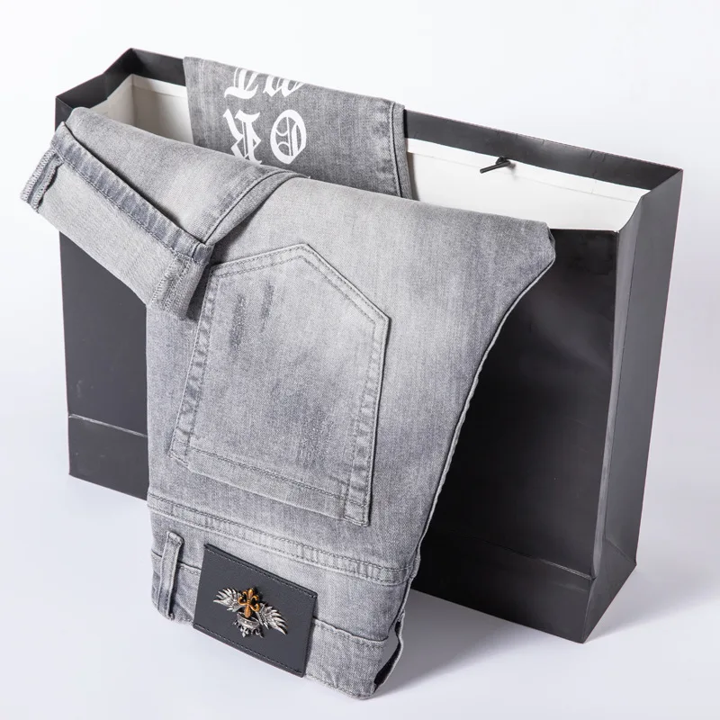 2021 spring and summer new luxury brand versatile washed stretch jeans men's Embroidery hole slim pants
2021 spring and summer new luxury brand versatile washed stretch jeans men's Embroidery hole slim pants