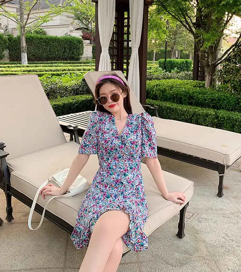 2020 New French Retro Women Print Mini Dress V-Neck Party Summer Women Fashion Beach Holiday Puff Sleeve Ruffle Dresses Vestidos
2020 New French Retro Women Print Mini Dress V-Neck Party Summer Women Fashion Beach Holiday Puff Sleeve Ruffle Dresses Vestidos
