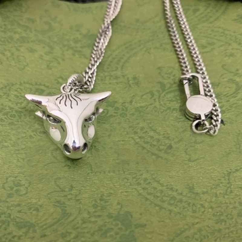 Ag 925 Sterling Silver Luxury Brand Bull Head Necklace Fashion Wild Trend Men And Women Retro Gifts Send original box
Ag 925 Sterling Silver Luxury Brand Bull Head Necklace Fashion Wild Trend Men And Women Retro Gifts Send original box