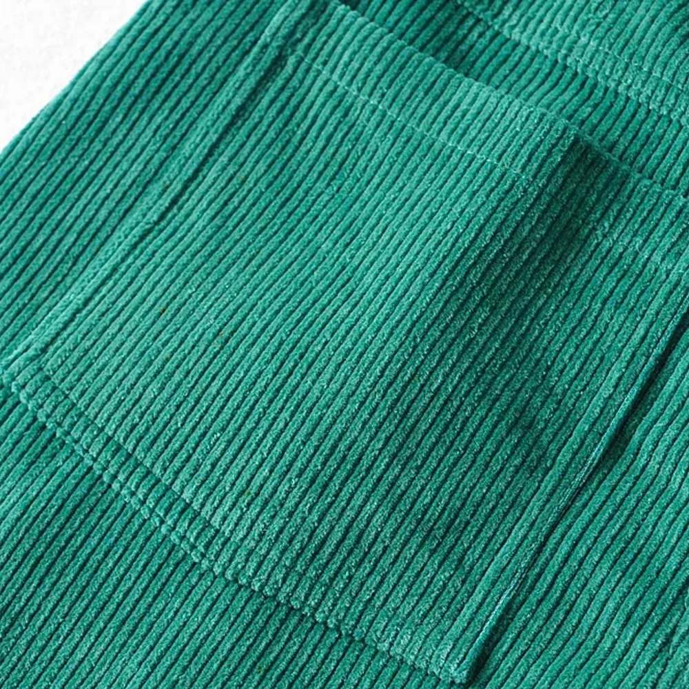 New Summer Green Corduroy Woman Shorts High Waisted Wide Leg Vintage Candy Short AA Snack Shorts for Women Korean Biker Shorts
New Summer Green Corduroy Woman Shorts High Waisted Wide Leg Vintage Candy Short AA Snack Shorts for Women Korean Biker Shorts