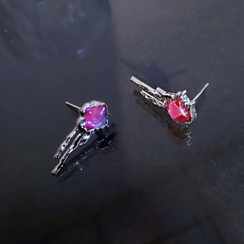 Minar Creative Purple Color Sparkly Square Rhinestone Dangle Earrings for Women Girls Irregular Alloy Earrings Oorbellen
Minar Creative Purple Color Sparkly Square Rhinestone Dangle Earrings for Women Girls Irregular Alloy Earrings Oorbellen