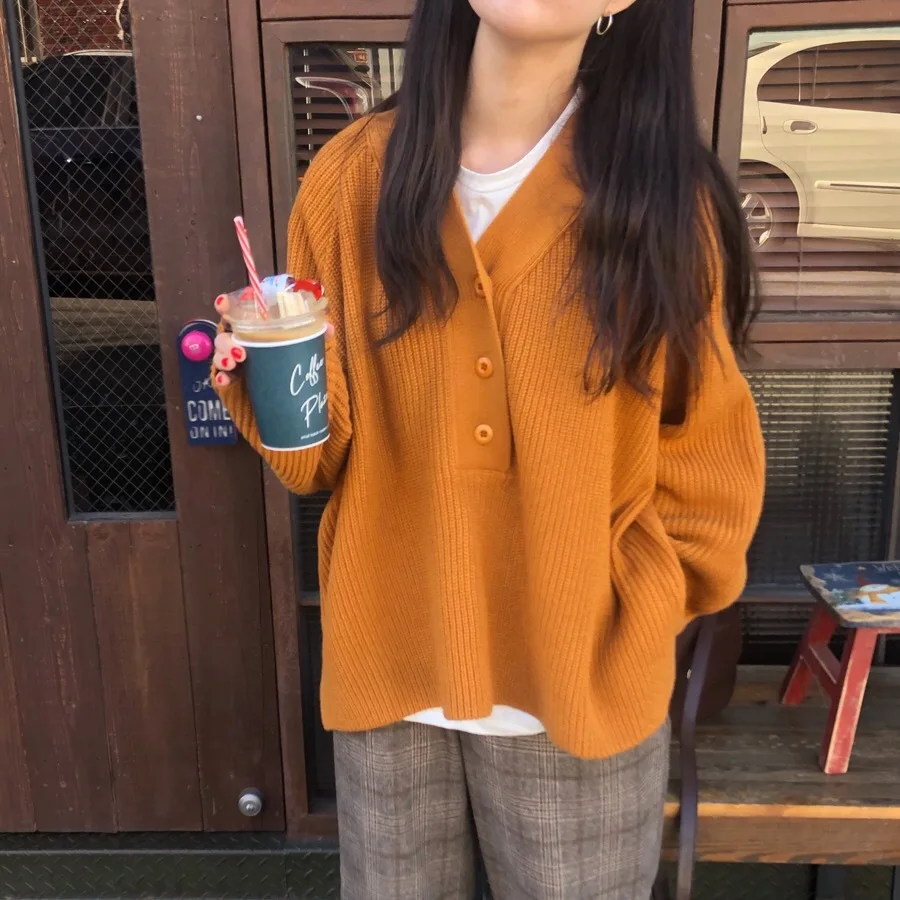 Pullover Female Buttons V-neck Harajuku Knitwear Retro Simple Autumn Long Sleeve Sweater Trend Women All-match Casual 2021 New
Pullover Female Buttons V-neck Harajuku Knitwear Retro Simple Autumn Long Sleeve Sweater Trend Women All-match Casual 2021 New