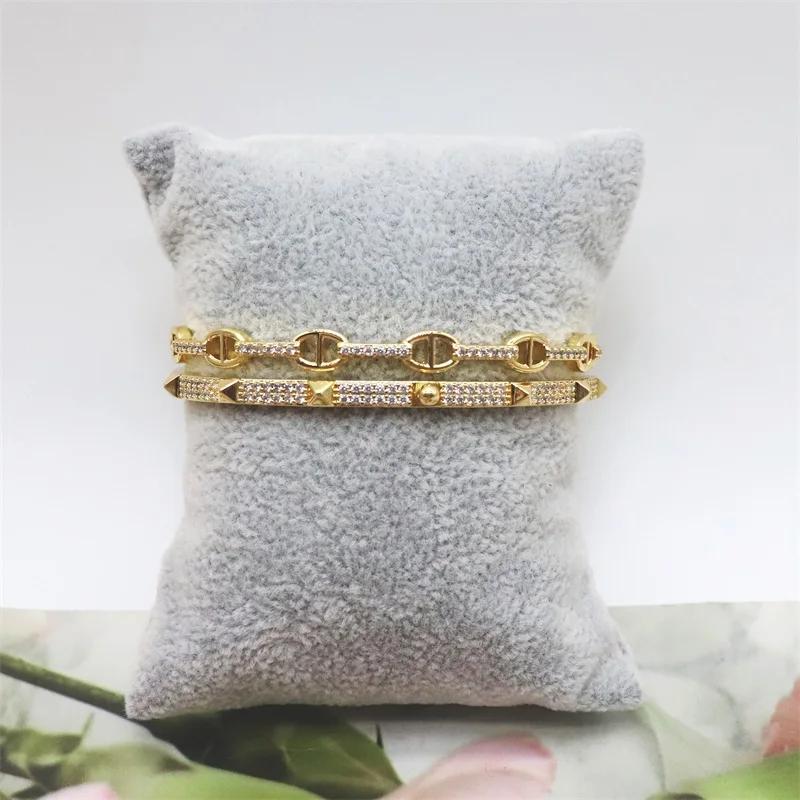 ZHONGVI Fashion Miyuki Jewelry Bangle Bracelets Copper Cubic Zirconia Crystal Rhinestone Cuff Bangle For Female Luxulry
ZHONGVI Fashion Miyuki Jewelry Bangle Bracelets Copper Cubic Zirconia Crystal Rhinestone Cuff Bangle For Female Luxulry