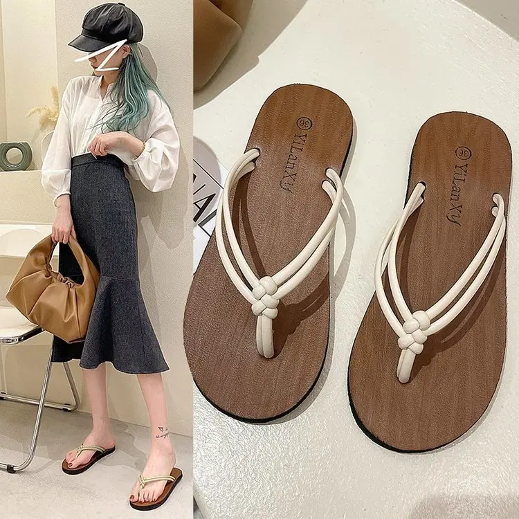 Women's Sandals 2021 Summer Fashion Comfortable Beach Slippers Women Outdoore Casual Flat Sandals Women Closed Toe Flip Flops 
Women's Sandals 2021 Summer Fashion Comfortable Beach Slippers Women Outdoore Casual Flat Sandals Women Closed Toe Flip Flops