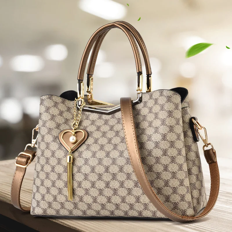 2020 new fashion women's bag large capacity handbag Single Shoulder Messenger Bag purses and handbags luxury designer
2020 new fashion women's bag large capacity handbag Single Shoulder Messenger Bag purses and handbags luxury designer