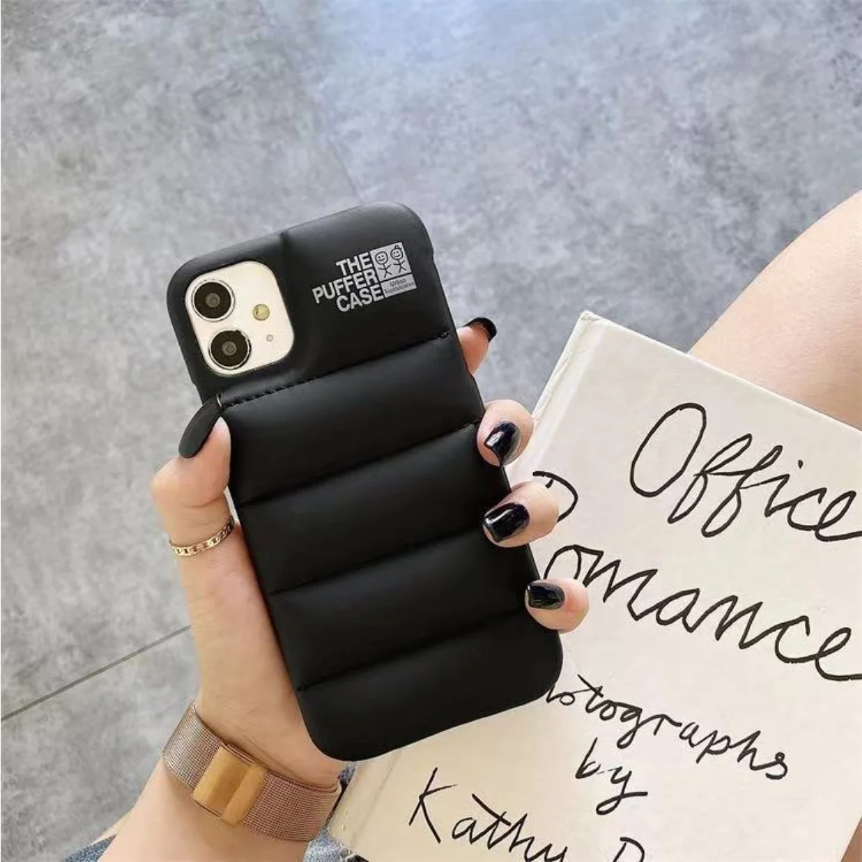 2021 Winter down jacket 3D The Puffer Soft cloth Phone Case For apple iPhone 12 Pro 7 8 Plus X XS XR MAX 11 MiNi SE 2 Back cover
2021 Winter down jacket 3D The Puffer Soft cloth Phone Case For apple iPhone 12 Pro 7 8 Plus X XS XR MAX 11 MiNi SE 2 Back cover