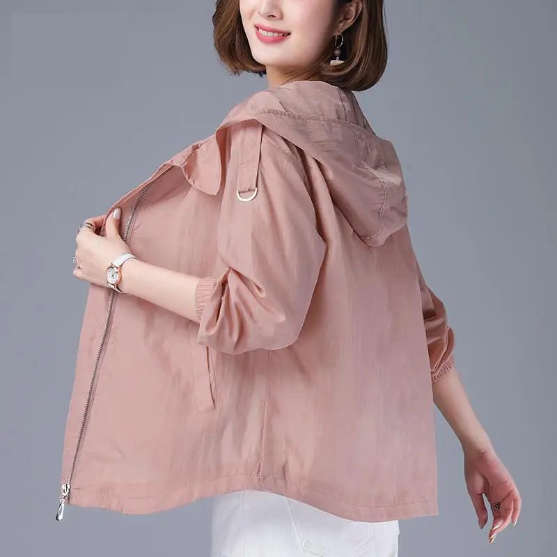 2020 Summer Thin Sun Protection Jacket Women Coat Hooded Windbreaker Female Casual Zipper Jacket Basic Coats Outerwear P739
2020 Summer Thin Sun Protection Jacket Women Coat Hooded Windbreaker Female Casual Zipper Jacket Basic Coats Outerwear P739