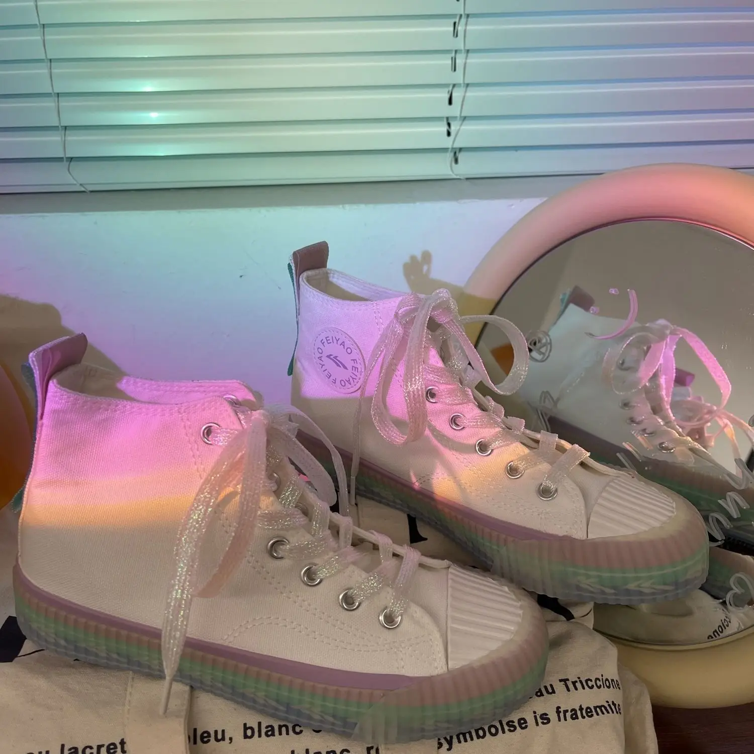 Women Vulcanized Shoes Fashion Design Canvas High Sneakers Rainbow Sole Women's Shoes Comfortable Wearable Casual Ladies Flats
Women Vulcanized Shoes Fashion Design Canvas High Sneakers Rainbow Sole Women's Shoes Comfortable Wearable Casual Ladies Flats