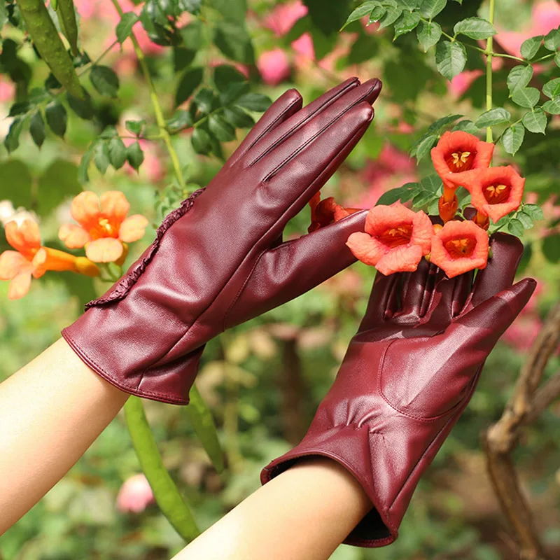 Hot Selling Biking Gloves PU Leather Full Covered Screentouch Lace Glove for Women Outdoor Sport Windproof
Hot Selling Biking Gloves PU Leather Full Covered Screentouch Lace Glove for Women Outdoor Sport Windproof