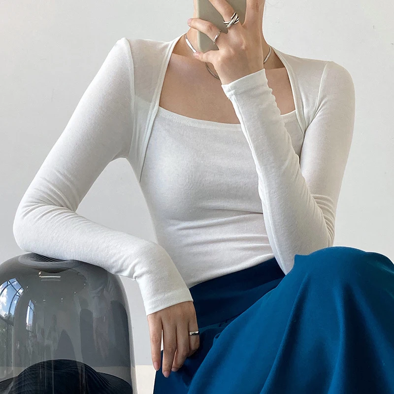 WHOUARE Low-Neck Exposed Clavicle Top Long-Sleeved T-Shirt Bottoming Shirt Solid Color Square Neck Slim Top for Women
WHOUARE Low-Neck Exposed Clavicle Top Long-Sleeved T-Shirt Bottoming Shirt Solid Color Square Neck Slim Top for Women