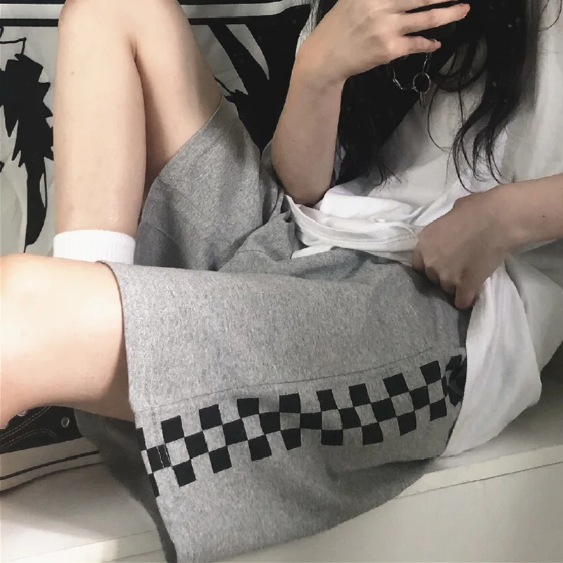 2021 Summer Women Sports Shorts Plus Size Plaid Patchwork Wide Leg Loose Pants Korean Harajuku Casual Simple All-match Pants
2021 Summer Women Sports Shorts Plus Size Plaid Patchwork Wide Leg Loose Pants Korean Harajuku Casual Simple All-match Pants