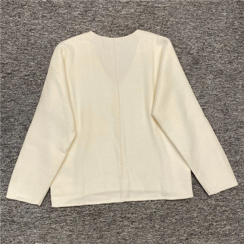 Autumn Winter Style Fashion Classic Trendy Brand Luxry Design Double Face Classic Women's Sweater V-neck Easy Versatile Top
Autumn Winter Style Fashion Classic Trendy Brand Luxry Design Double Face Classic Women's Sweater V-neck Easy Versatile Top