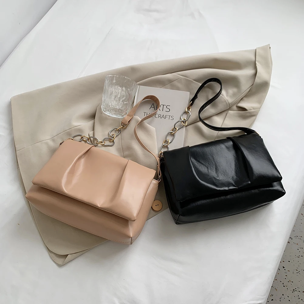 Daily Chain Shopping Shoulder Flap Bags Small PU Leather Women Underarm Bags Solid Color Pleated Subaxillary Bags 
Daily Chain Shopping Shoulder Flap Bags Small PU Leather Women Underarm Bags Solid Color Pleated Subaxillary Bags