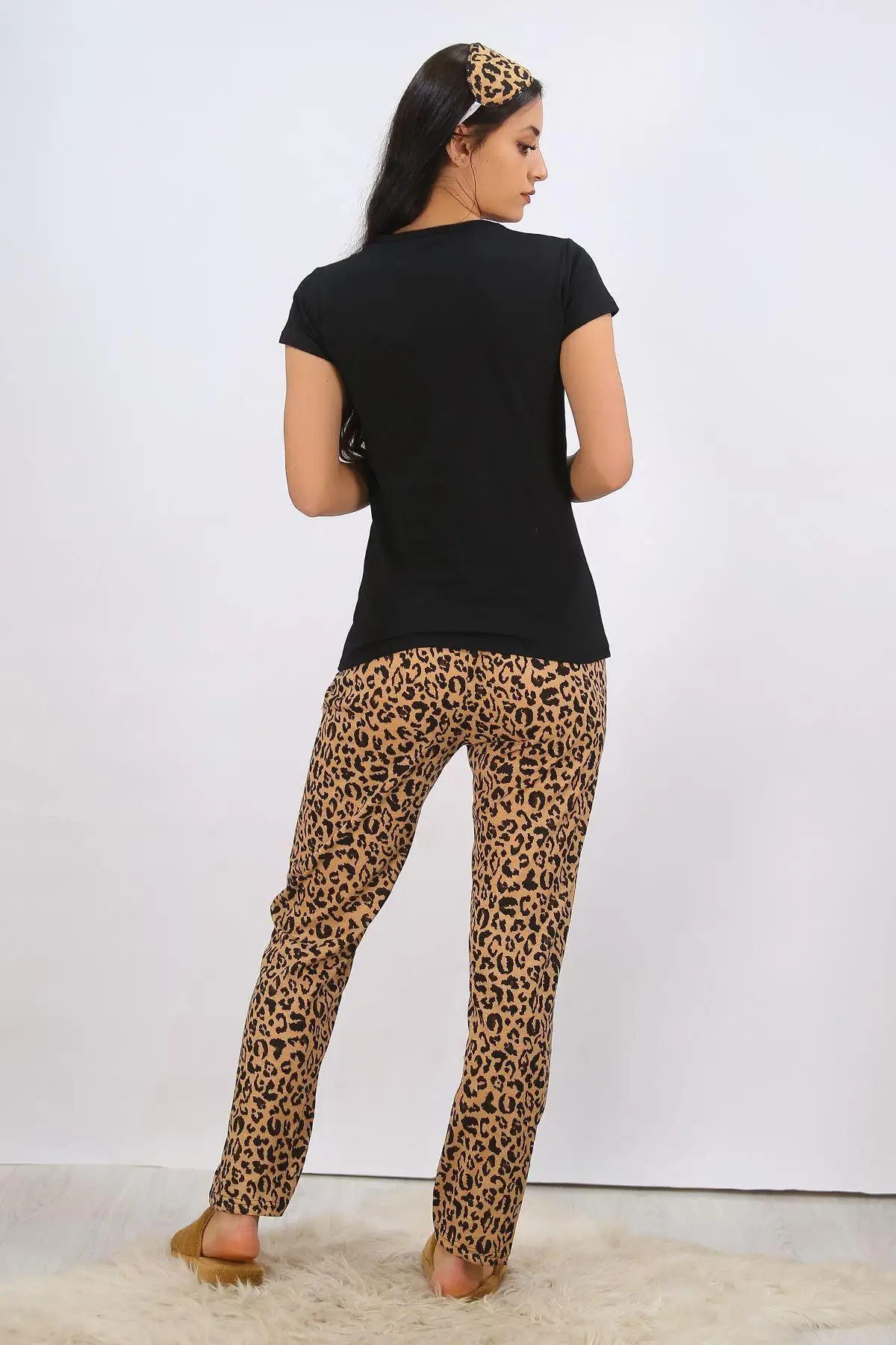 Printed Pajamas Sets Sweatproof Comfortable Fabric Good Sleep Vivid Colors Durable Healthy Sleep Comfortable Collar
Printed Pajamas Sets Sweatproof Comfortable Fabric Good Sleep Vivid Colors Durable Healthy Sleep Comfortable Collar