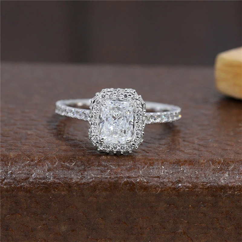 RandH Solid 14K 18K White Gold 6.5*5mm Radiant Cut Halo Stone Moissanite Ring For Women Fashion Bridal Women Anniversary Rings 
RandH Solid 14K 18K White Gold 6.5*5mm Radiant Cut Halo Stone Moissanite Ring For Women Fashion Bridal Women Anniversary Rings