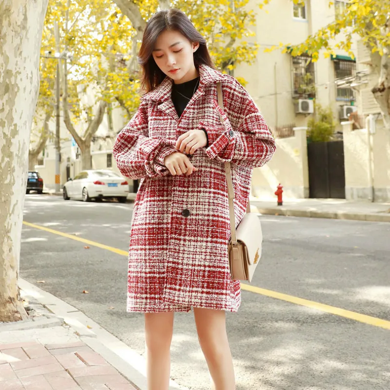 2020 Fashion Women Plaid Woolen Overcoat Tweed Coat Jacket Autumn Winter Medium Length Loose Plus Size Female Warm Cotton Parka 
2020 Fashion Women Plaid Woolen Overcoat Tweed Coat Jacket Autumn Winter Medium Length Loose Plus Size Female Warm Cotton Parka