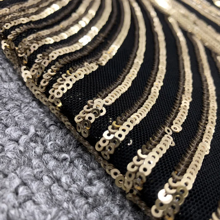 2020 New Party Dress Long Sleeve Bandage Dresses back Slit Deep V Neck Women Fashion Dress Night Shining Elegant Dresses Sequins
2020 New Party Dress Long Sleeve Bandage Dresses back Slit Deep V Neck Women Fashion Dress Night Shining Elegant Dresses Sequins
