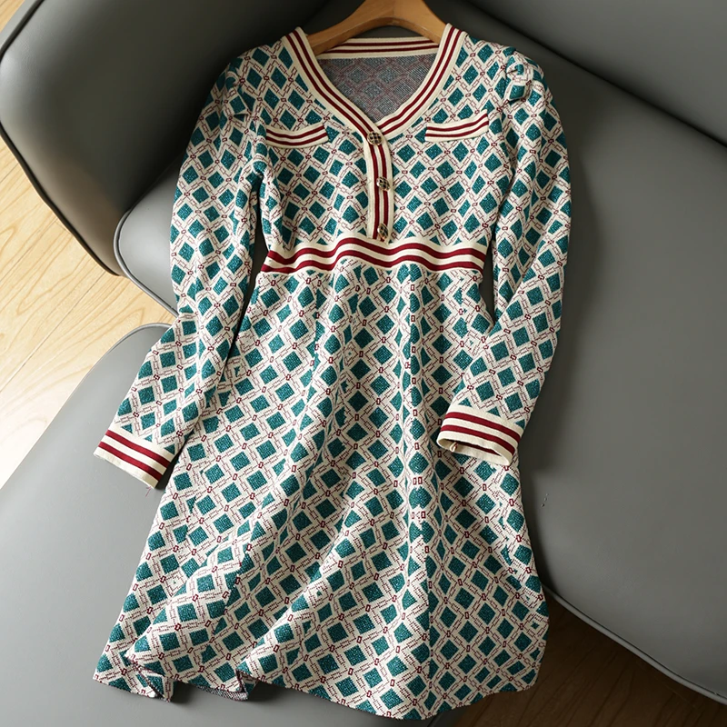 Autumn And Winter New Women's Knitted Dress Fashion Wool Wild Check V-neck Long-sleeved Slim Bodycon Dress
Autumn And Winter New Women's Knitted Dress Fashion Wool Wild Check V-neck Long-sleeved Slim Bodycon Dress