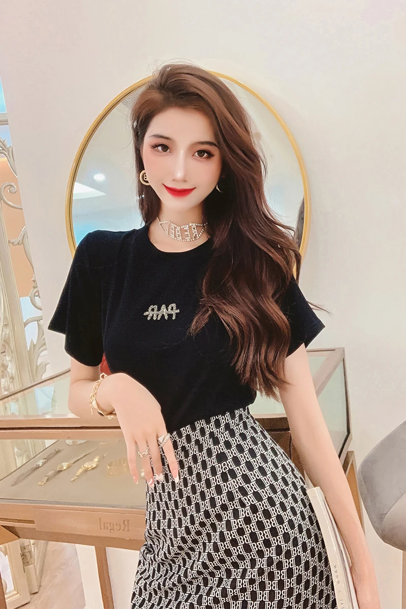 Simple Rhinestone Letter T-shirt Summer Thin New Fashion Elegant Tshirt All-Match Slimming Top for Women Round Neck Casual Tee
Simple Rhinestone Letter T-shirt Summer Thin New Fashion Elegant Tshirt All-Match Slimming Top for Women Round Neck Casual Tee