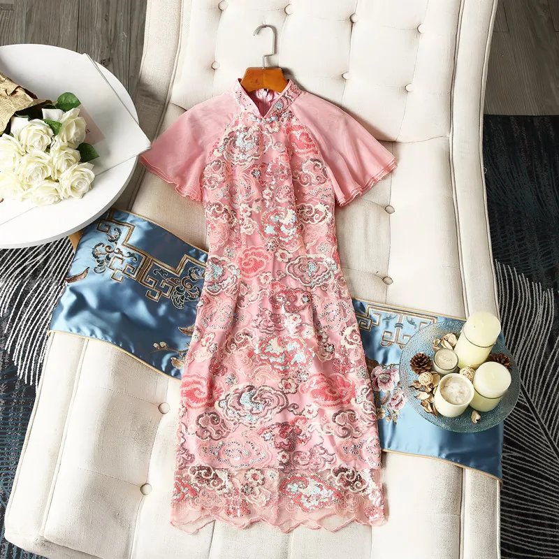 Женское жаккардовое платье-Ципао, приталенное платье с вышивкой и блестками в китайском стиле ретро, лето 2021
Женское жаккардовое платье-Ципао, приталенное платье с вышивкой и блестками в китайском стиле ретро, лето 2021