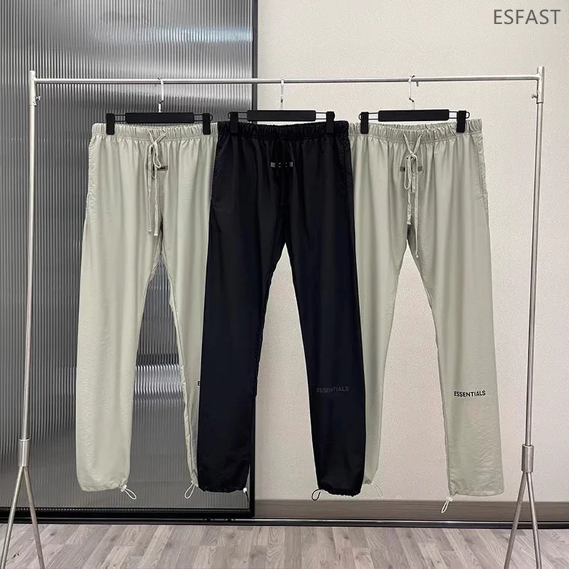 Essentials 100% 1:1 Nylon Double Line Letters Reflective Stretch Drawstring Pants Spring Summer Autumn Men and Women Long Pants
Essentials 100% 1:1 Nylon Double Line Letters Reflective Stretch Drawstring Pants Spring Summer Autumn Men and Women Long Pants