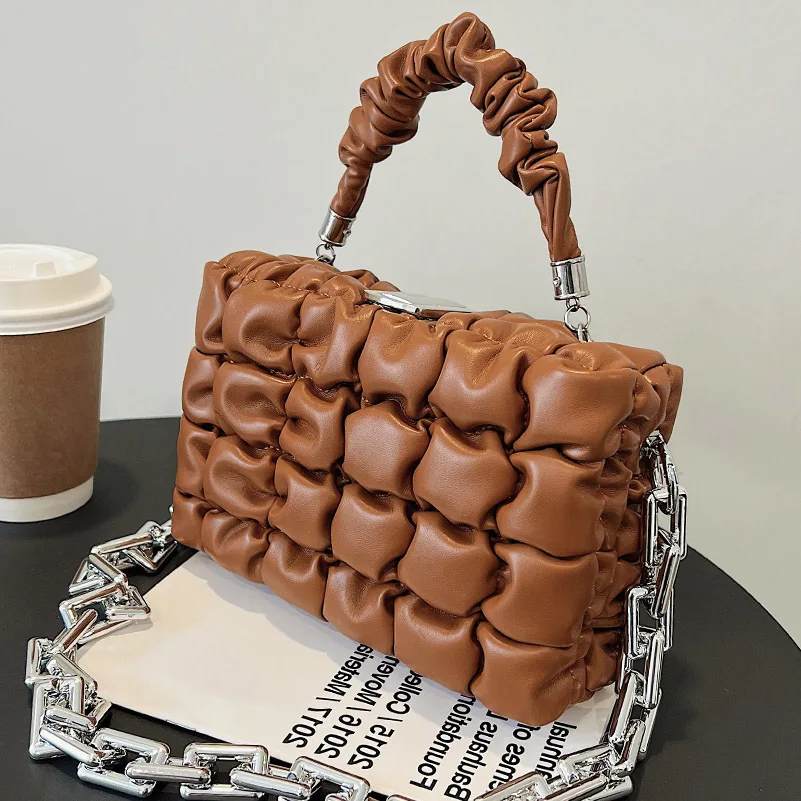 Fashion Rhomboid Shoulder Bags For Female 2021 Luxury Solid Chain minority Crossbody Bag Casual All-match Comfortable Handbag
Fashion Rhomboid Shoulder Bags For Female 2021 Luxury Solid Chain minority Crossbody Bag Casual All-match Comfortable Handbag