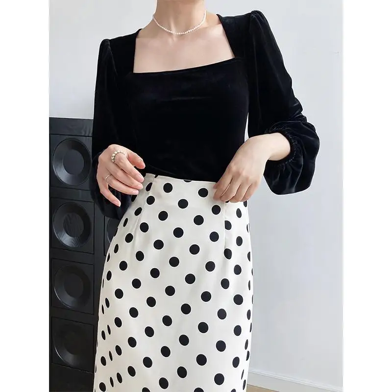 2021 Black Vintage Chic Basic Solid Velvet Blouses Square Neck Lady Retro Sweet Stylish All-Match Loose Office Lady Casual Shirt
2021 Black Vintage Chic Basic Solid Velvet Blouses Square Neck Lady Retro Sweet Stylish All-Match Loose Office Lady Casual Shirt