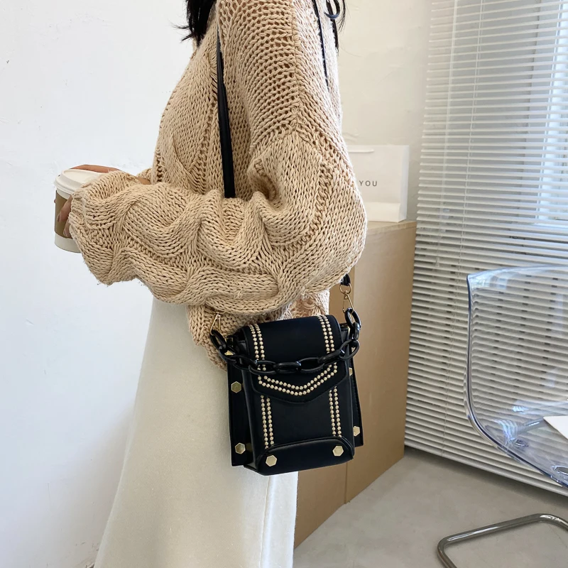 2021 New High-Grade Women's Bag Contrast Color Texture Mobile Phone Bag Chain Versatile Fashion Messenger Bag 
2021 New High-Grade Women's Bag Contrast Color Texture Mobile Phone Bag Chain Versatile Fashion Messenger Bag