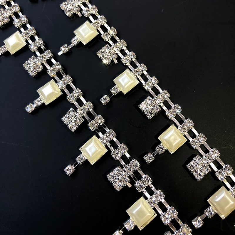 High quality Clothes decorative diamond chain Wedding dress accessories Pearl Beaded Lace Trim fabric applique patches
High quality Clothes decorative diamond chain Wedding dress accessories Pearl Beaded Lace Trim fabric applique patches