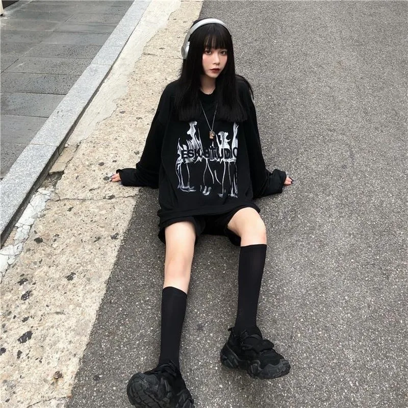 QWEEK Gothic Tshirt Women Fashion 2021 Korean Style T Shirt Women Long Sleeve Streetwear Oversize Print Cotton Tee Shirt Femme
QWEEK Gothic Tshirt Women Fashion 2021 Korean Style T Shirt Women Long Sleeve Streetwear Oversize Print Cotton Tee Shirt Femme