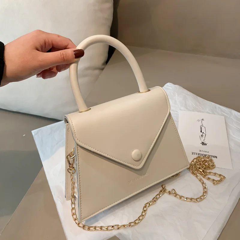 Женская сумка Новая Модная Портативная маленькая квадратная сумка Joker матовая сумка-мессенджер через плечо.
Женская сумка Новая Модная Портативная маленькая квадратная сумка Joker матовая сумка-мессенджер через плечо.