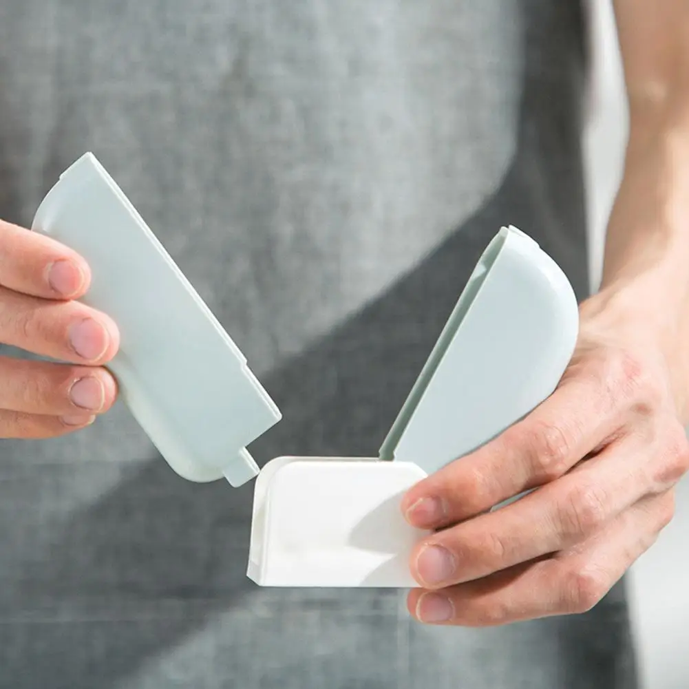 Kitchen Standable Plastic Automatic Opening Closing Dust Cover Scoop Holder Dustproof Rice Spoon Storage Rack 2021
Kitchen Standable Plastic Automatic Opening Closing Dust Cover Scoop Holder Dustproof Rice Spoon Storage Rack 2021