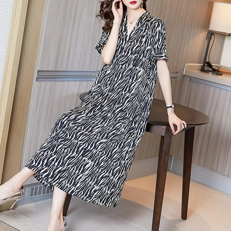 2021 Summer Mulberry Silk Long Dresses 4XL Plus Size V-neck Loose Print Vintage Dress Elegant Women Bodycon Party Vestidos X30
2021 Summer Mulberry Silk Long Dresses 4XL Plus Size V-neck Loose Print Vintage Dress Elegant Women Bodycon Party Vestidos X30