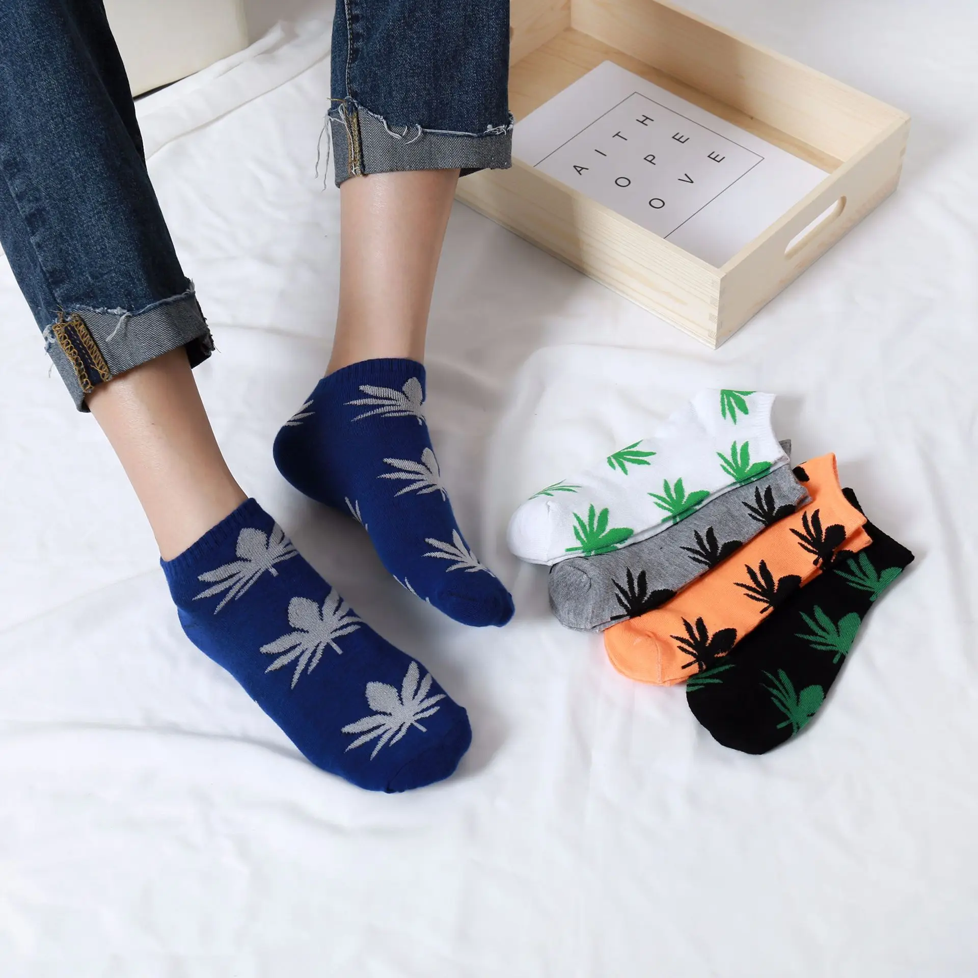 Fashion New Products Men's Colorful Socks Breathable Maple Leaf Socks Comfortable Cotton Socks Harajuku Men's Gifts
Fashion New Products Men's Colorful Socks Breathable Maple Leaf Socks Comfortable Cotton Socks Harajuku Men's Gifts