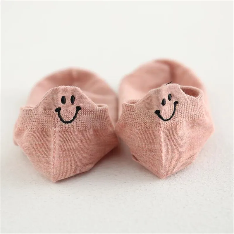 New arrival women cotton short socks 8 pairs/pack black White pink cartoon smiley sock women's and ladies lovely ankle sock
New arrival women cotton short socks 8 pairs/pack black White pink cartoon smiley sock women's and ladies lovely ankle sock
