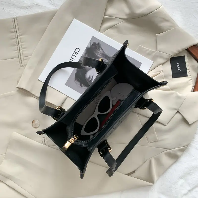 Fashion Alligator Leather Women Shoulder Bag Satchel High Quality Women's Bags Wrist Flap Bag 2020
Fashion Alligator Leather Women Shoulder Bag Satchel High Quality Women's Bags Wrist Flap Bag 2020