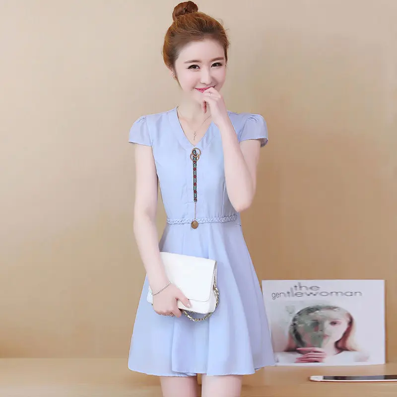 2021 fashion new women's dress spring and summer temperament short-sleeved v-neck solid color dress
2021 fashion new women's dress spring and summer temperament short-sleeved v-neck solid color dress